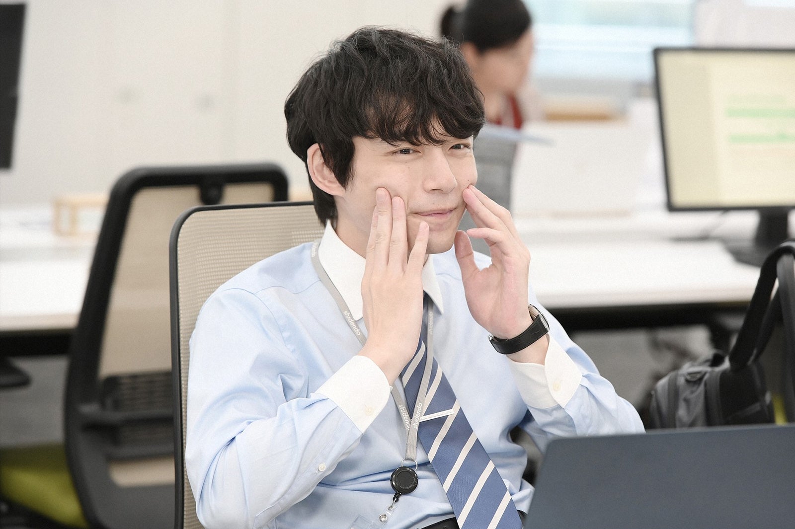 坂口健太郎／「婚姻届に判を捺しただけですが」第4話より（C）TBS