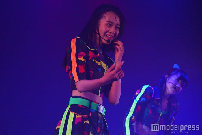 横山結衣/井上ヨシマサ「神曲縛り」公演(C)モデルプレス