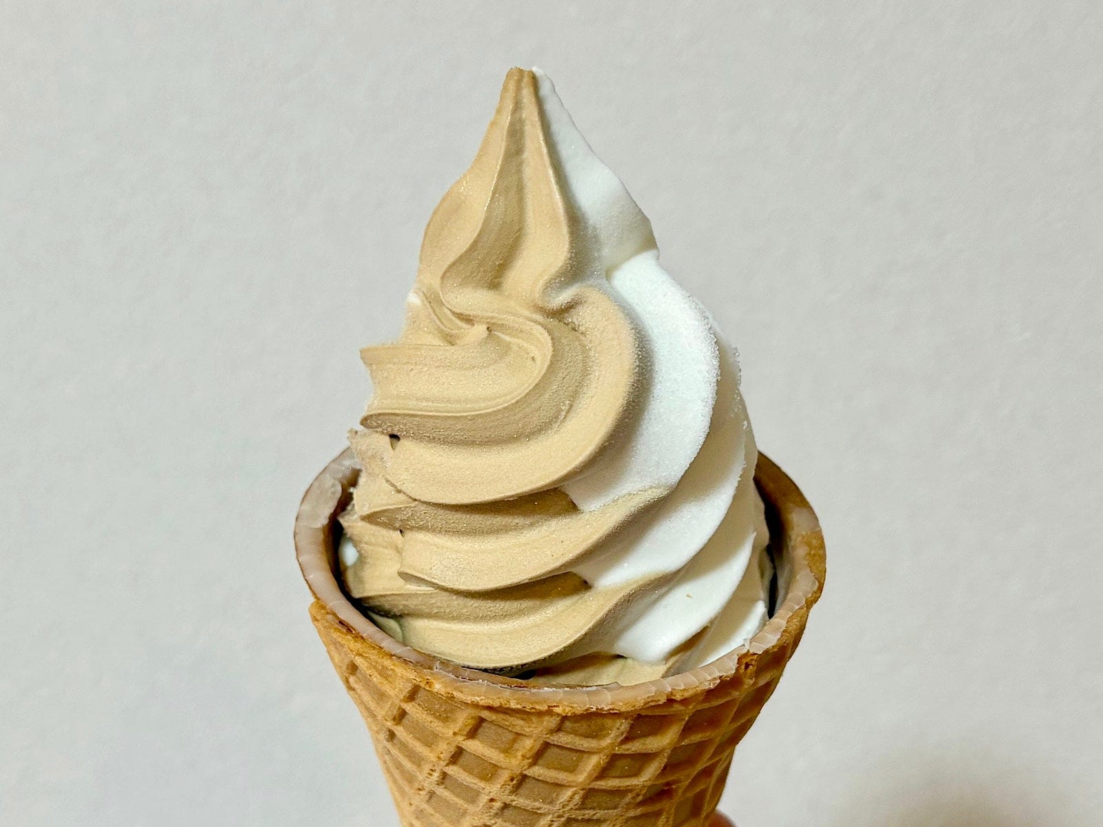 コーヒーの風味にミルクアイスが重なって絶品。カフェラテ好きはぜひ食べてほしい！