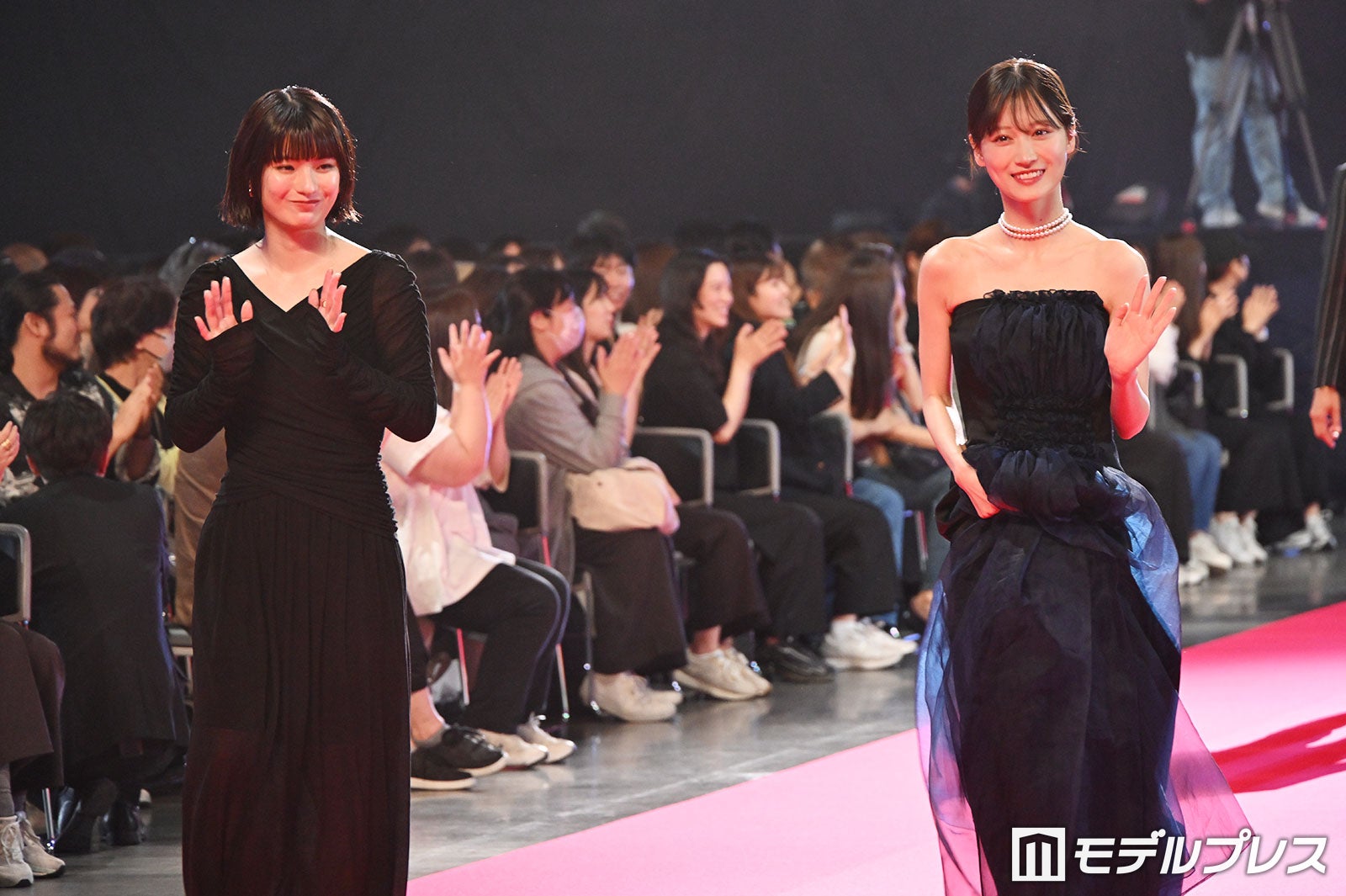 蒔田彩珠、山下美月（C）モデルプレス