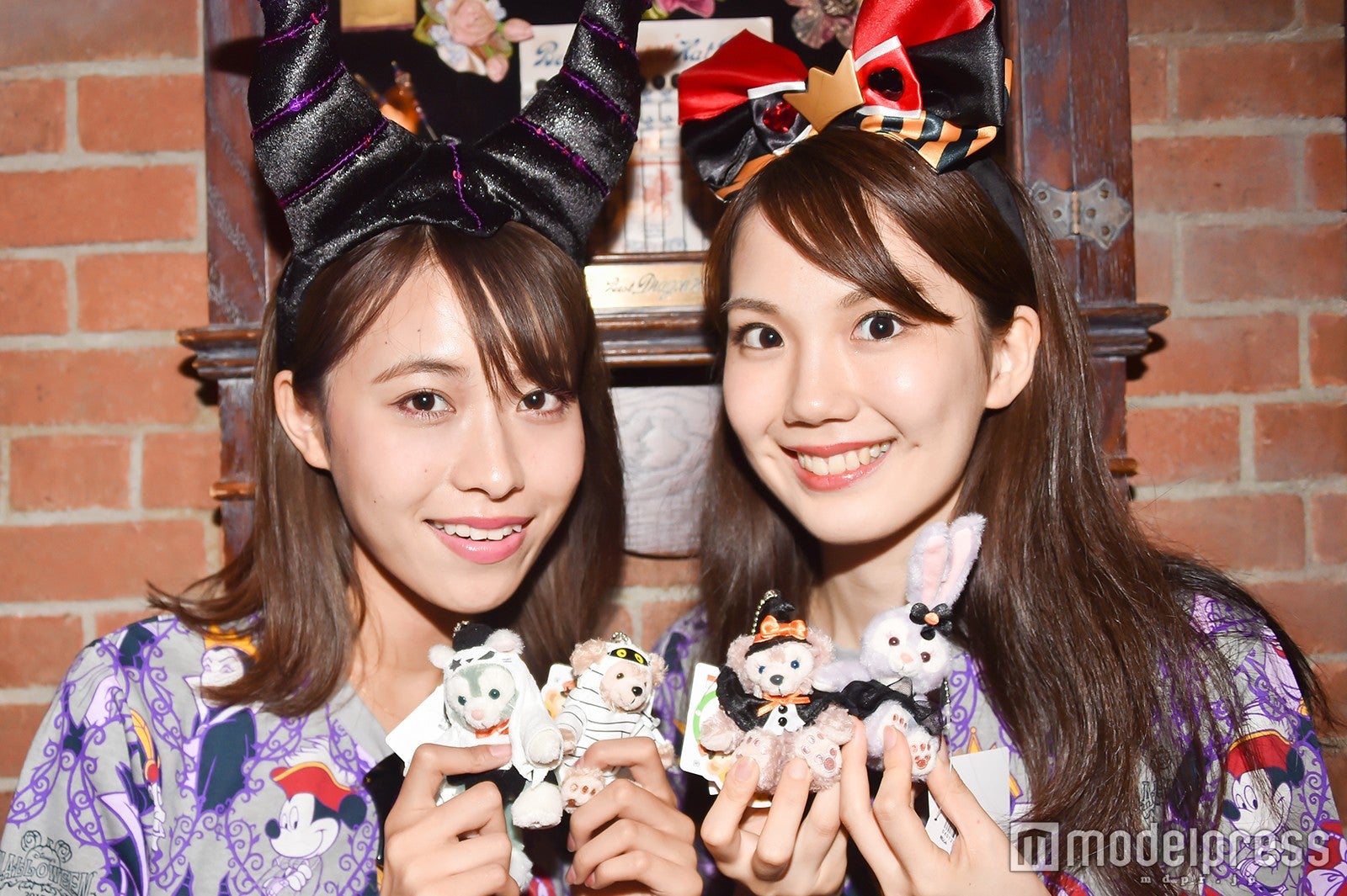 モデル：（左から）山本沙樹、松田佳奈子（C）モデルプレス（C）Disney
