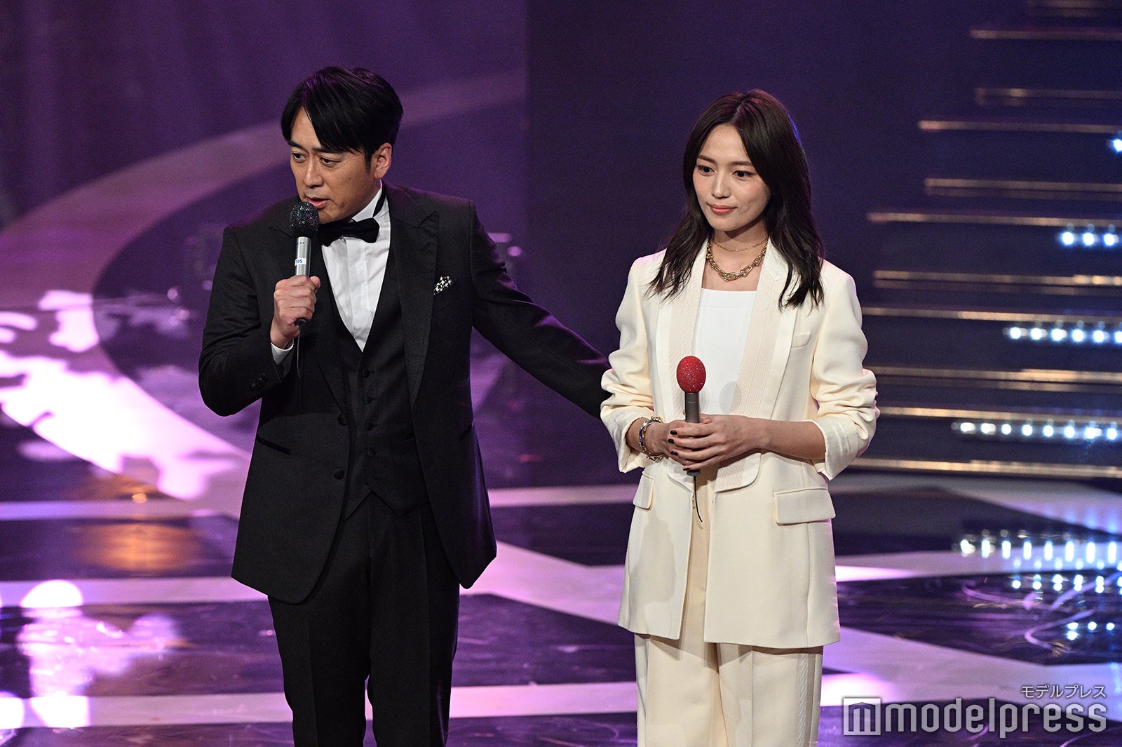 安住紳一郎アナ、川口春奈（C）モデルプレス