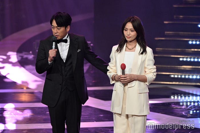 安住紳一郎アナ、川口春奈(C)モデルプレス