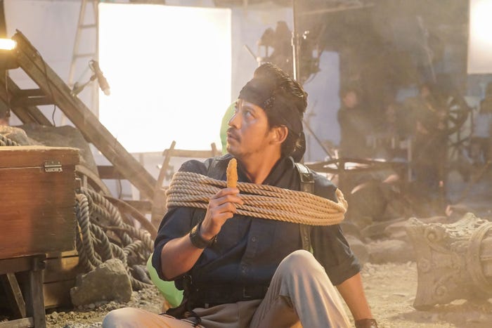 岡田准一/新CM「チキチキン THE ガーリックペッパー」篇メイキングより(提供写真)