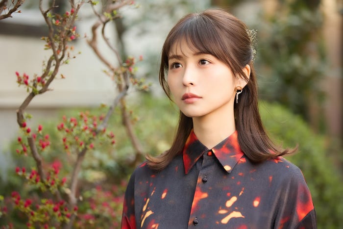 長濱ねる「10回切って倒れない木はない」第4話(C)日本テレビ