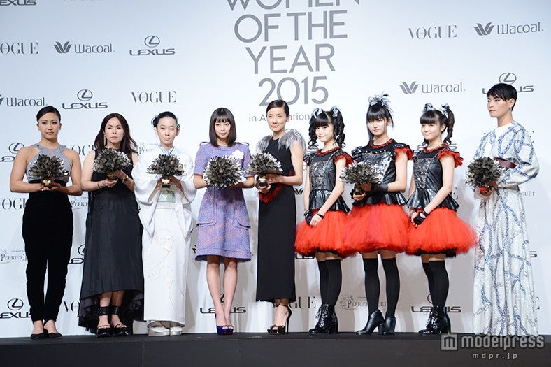 （左より）渡部香生子、阿部千登勢、西加奈子、広瀬すず、吉田羊、BABYMETAL、菅原小春