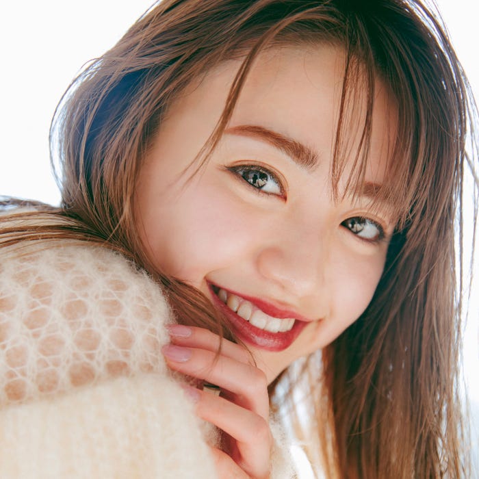 「香音オフィシャルカレンダー2021.4-2022.3」楽天ブックス購入特典(C)SDP