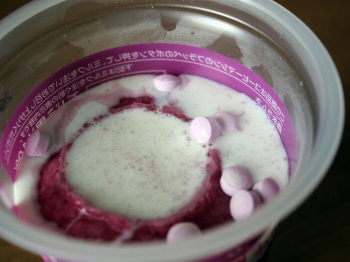 ミルクを入れてもグレープの味は薄くならず、バランスよく調和します