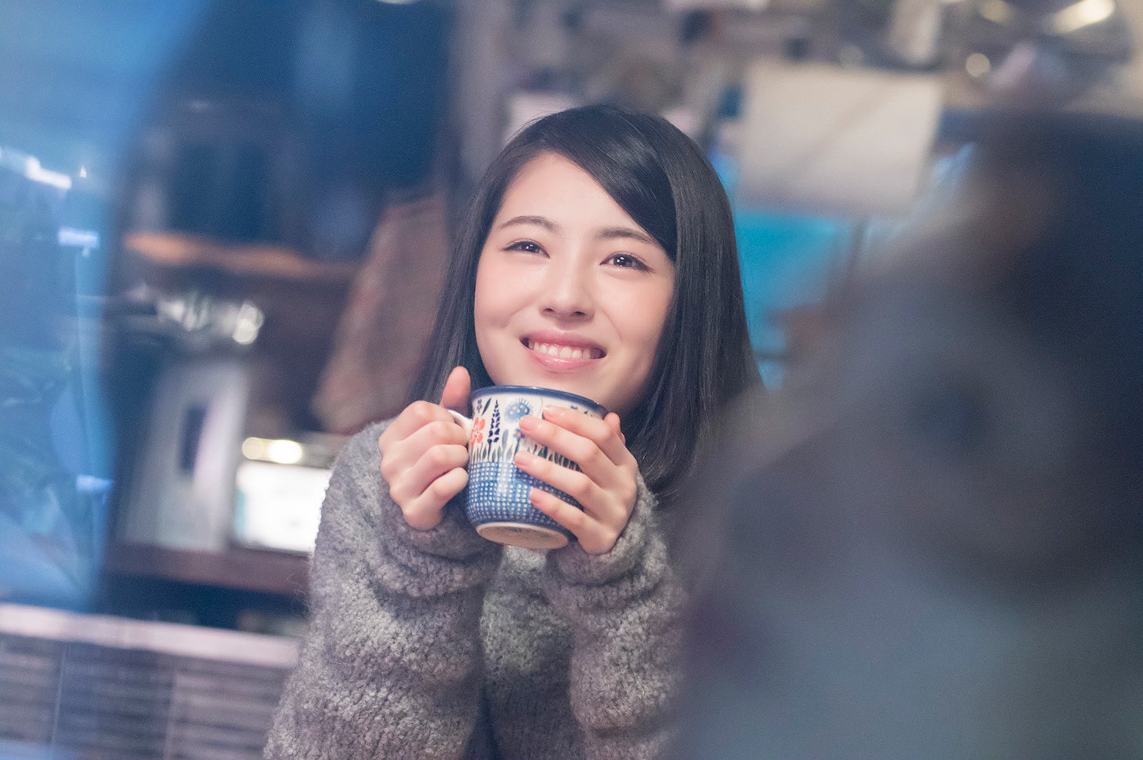 浜辺美波／新CMメイキングカット（提供画像）