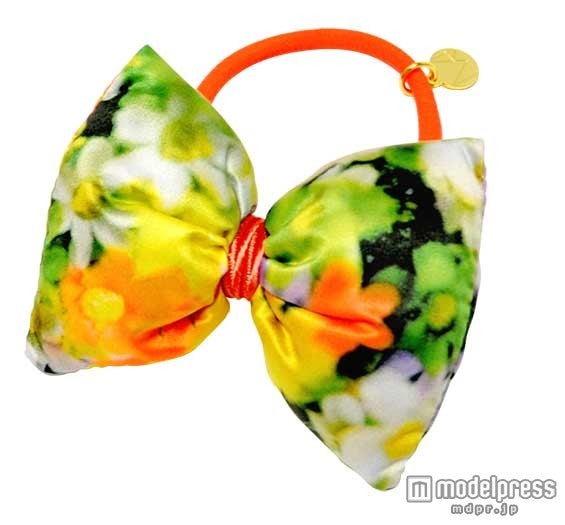 蜷川がディレクションするブランド「M / mika ninagawa」のヘアアクセサリー