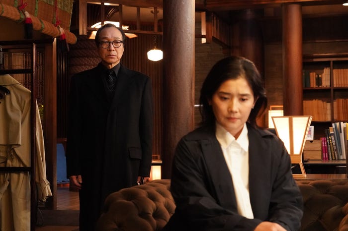 小日向文世、石田ひかり「全領域異常解決室」第8話(C)フジテレビ