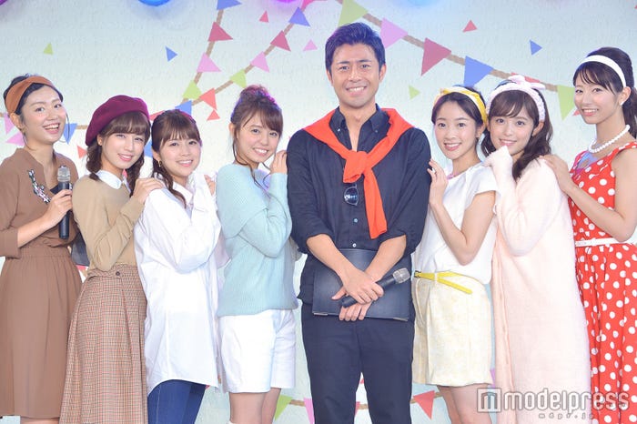 (左から)新美有加、堤礼実、竹内友佳、宮澤智、榎並大二郎、三上真奈、久慈暁子、海老原優香 (C)モデルプレス