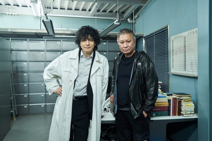 生田斗真、三池崇史監督(C)テレビ朝日