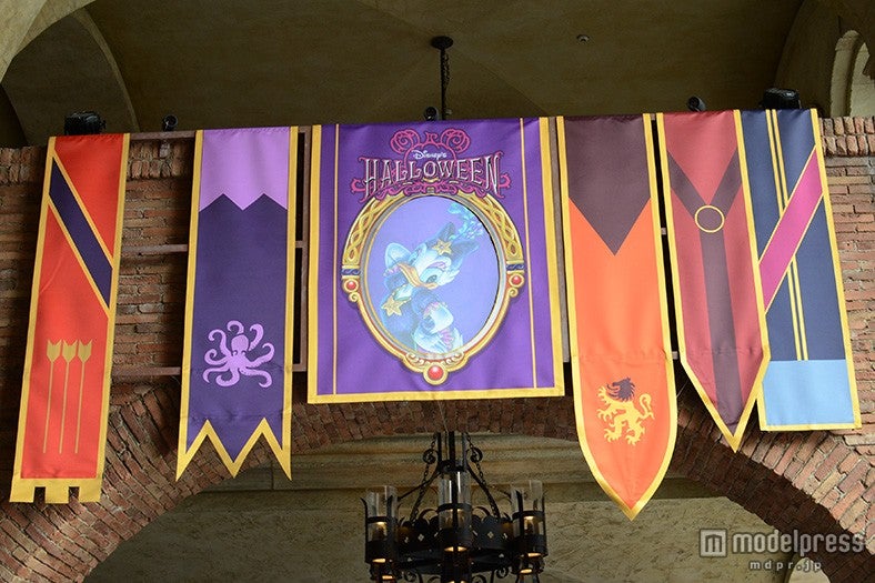 ミラコスタ通りの回廊／デイジー