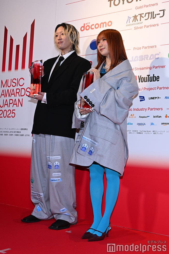 YOASOBI(C)モデルプレス