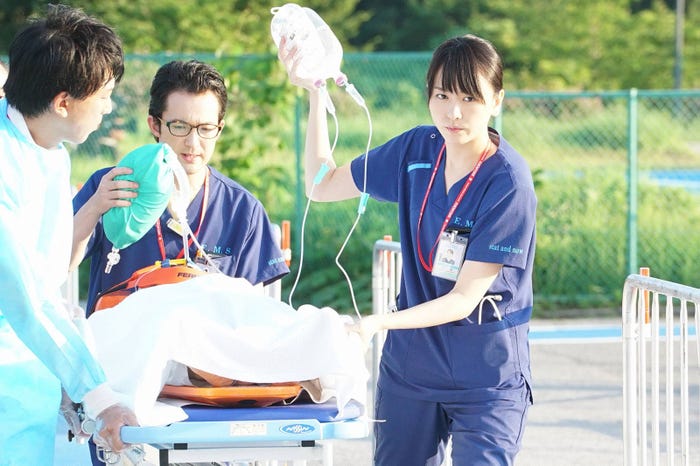 浅利陽介、新垣結衣/「コード・ブルー」第6話より(画像提供:フジテレビ)