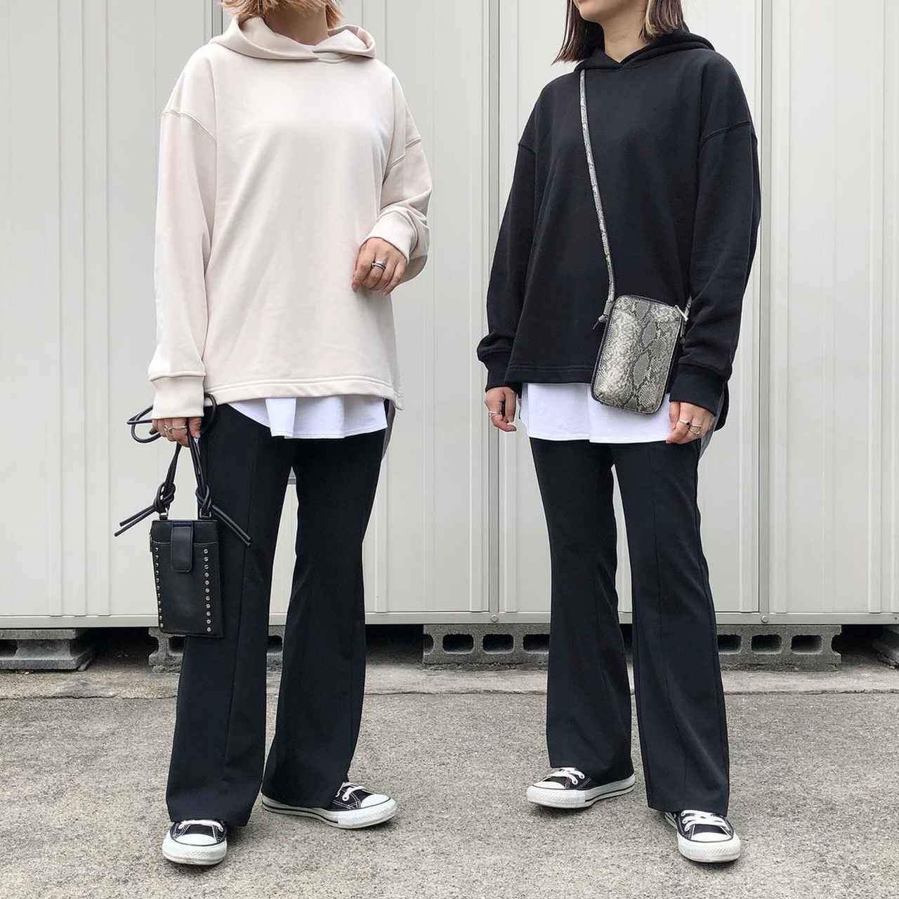 シルエット 神 Gu の フレアスラックス コーデ モデルプレス