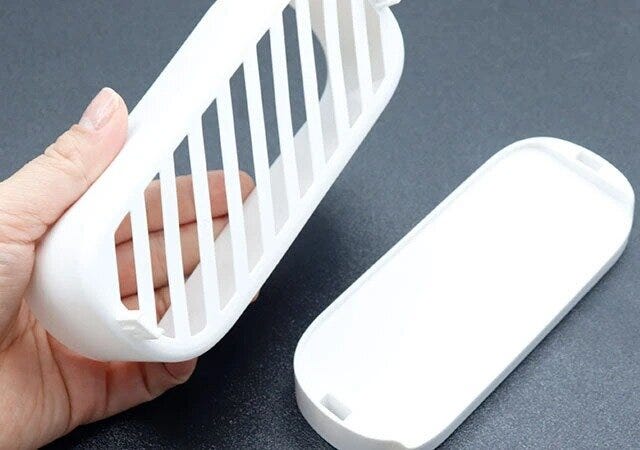 ダイソーの水切れできるスポンジ＆洗剤ホルダー