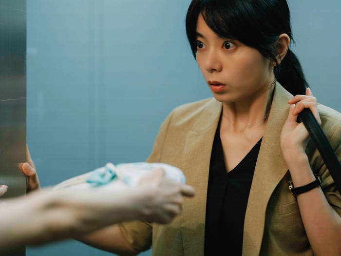 森カンナ(C)「彩香ちゃんは弘子先輩に恋してる」製作委員会・MBS/第2話より