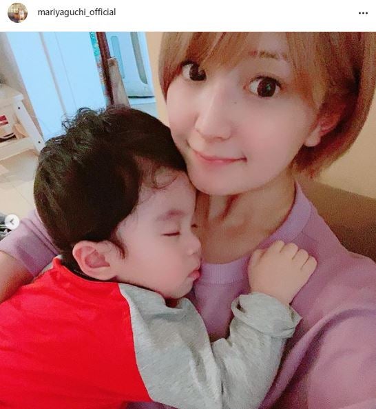矢口真里 スヤスヤ息子を抱っこする微笑みshotに反響 矢口さんにそっくり 天使の寝顔 モデルプレス 矢口真里 スヤスヤ息子を抱っこする微笑みshotに反響 矢口さんにそっくり 天使の寝顔 モデルプレス