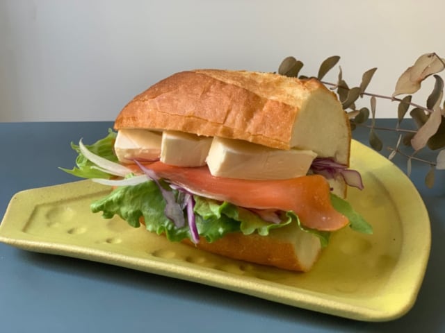 成城石井　スモークサーモンスライス　サンドイッチ