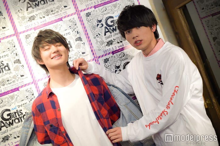 佐野勇斗「脱ぎ着自在です」(C)モデルプレス