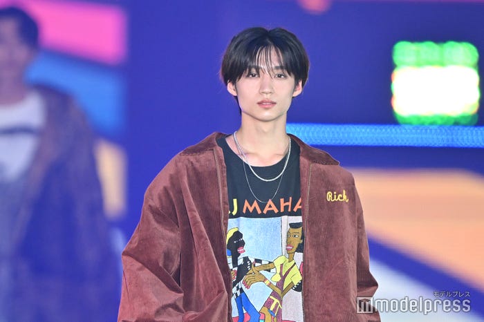 志賀李玖(C)モデルプレス