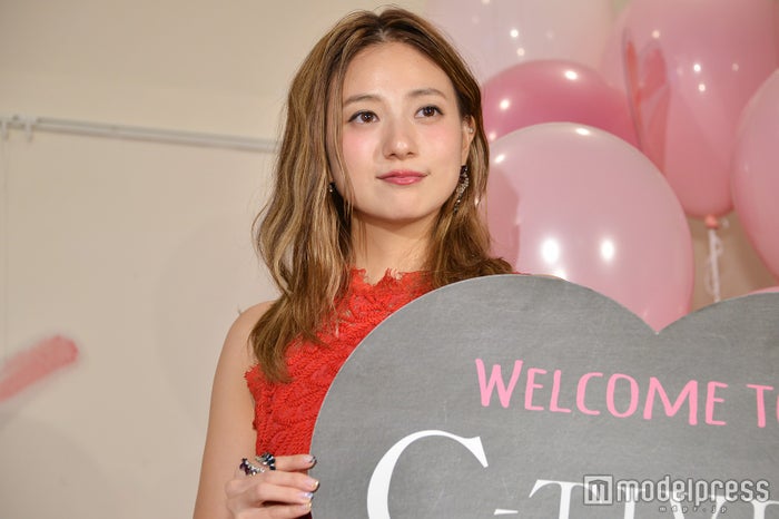 結婚 妊娠発表のaaa伊藤千晃 過去に語っていた恋愛 結婚観とは モデルプレス