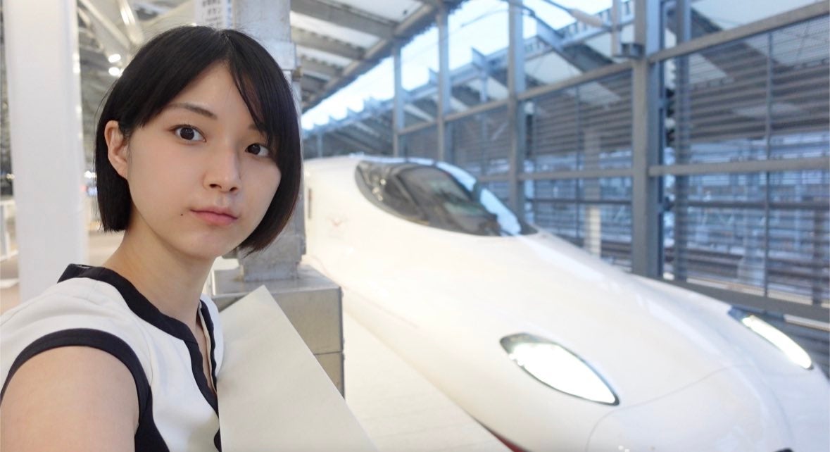 CMで活躍の“アンドロイドのお姉さん”、逮捕疑惑を否定 コンビニ万引き犯は「私ではありません」