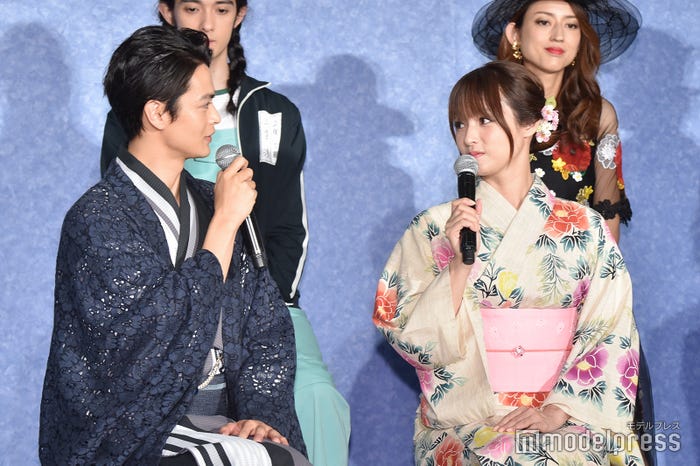 瀬戸康史、深田恭子(C)モデルプレス