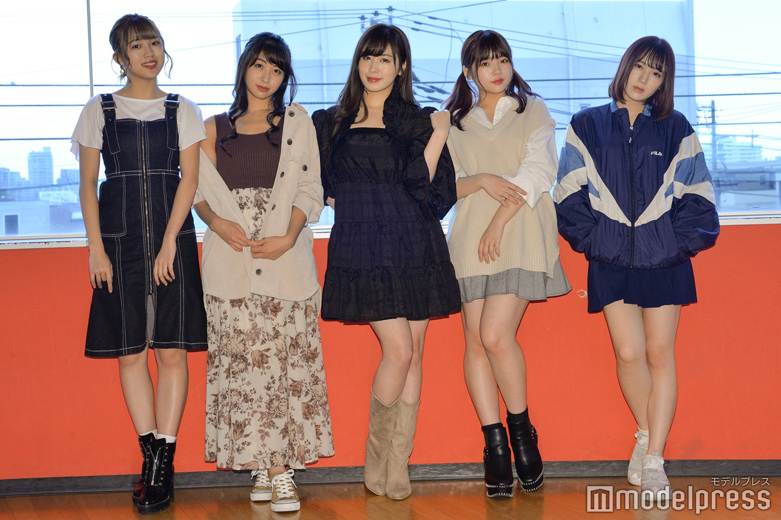 （左から）澤田桃佳、関根ささら、舞花、谷のばら、水希蒼（C）モデルプレス