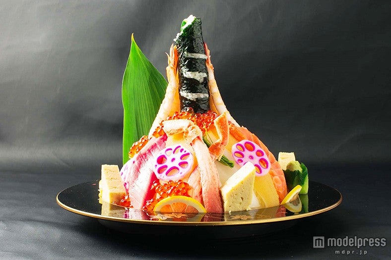 「江戸　東京　寿し常」の「超海鮮丼」￥5794※1日20食限定／画像提供：東京ソラマチ