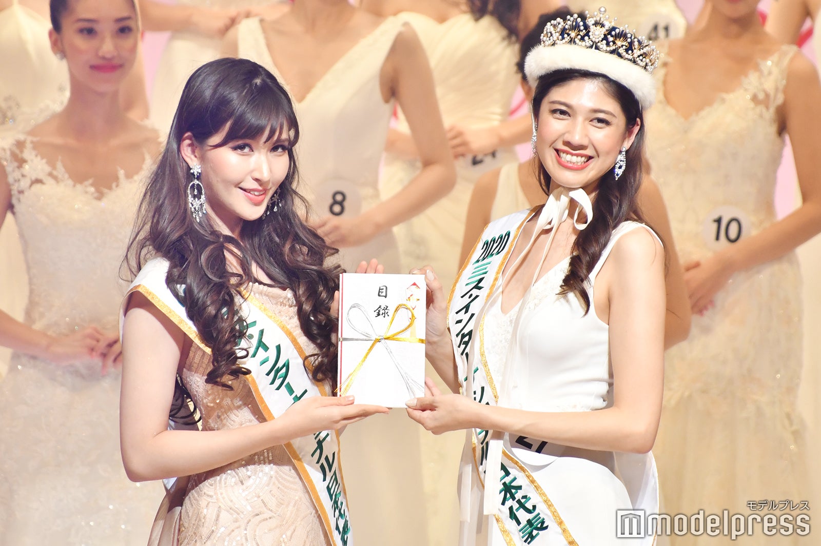 寺内千穂さん（右） （C）モデルプレス