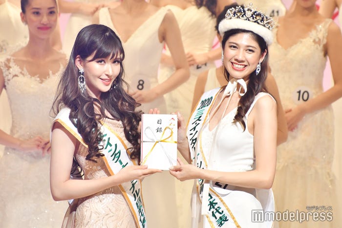 寺内千穂さん(右) (C)モデルプレス