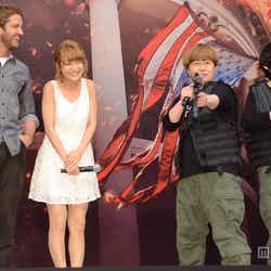 (左から)ジェラルド・バトラー、鈴木奈々、近藤春菜、箕輪はるか