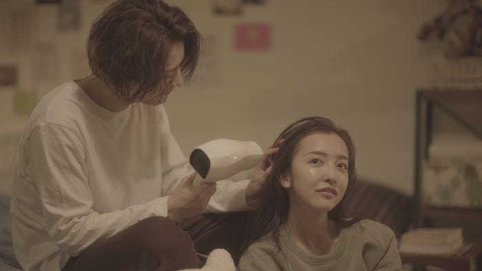 板野友美「すき。ということ」(2月13日発売)MVより(提供画像)