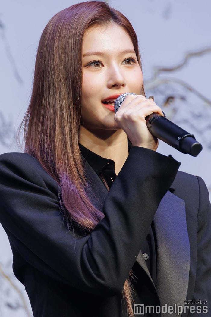 サナ(C)モデルプレス