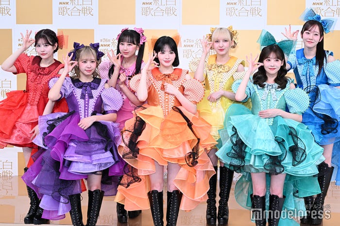 FRUITS ZIPPER/(後列左から)月足天音、松本かれん、早瀬ノエル、真中まな(前列左から)仲川瑠夏、鎮西寿々歌、櫻井優衣(C)モデルプレス