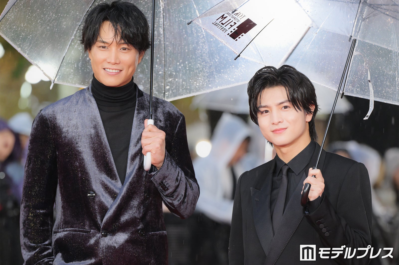 鈴木伸之＆超特急・柏木悠、フォーマルスーツ姿でレカペ降臨 人気BL作品で共演【第39回東京国際映画祭】
