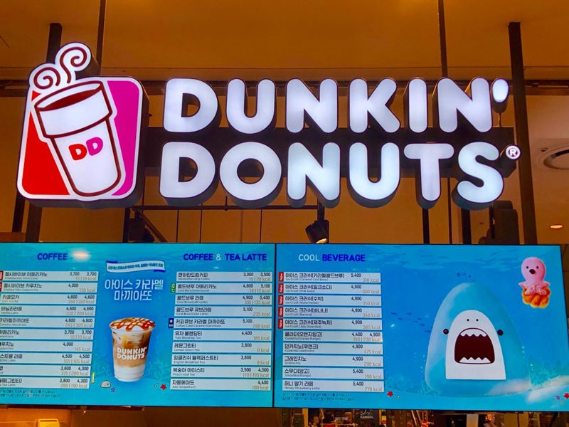 DUNKIN’DONUTSメニューにもサメーズが／画像提供：リブレ