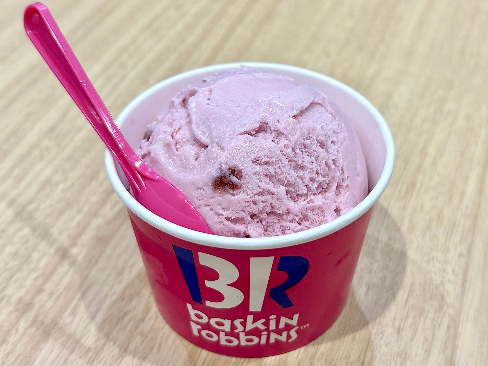 「バーガンディチェリー」レギュラーカップ 420円（税込）  