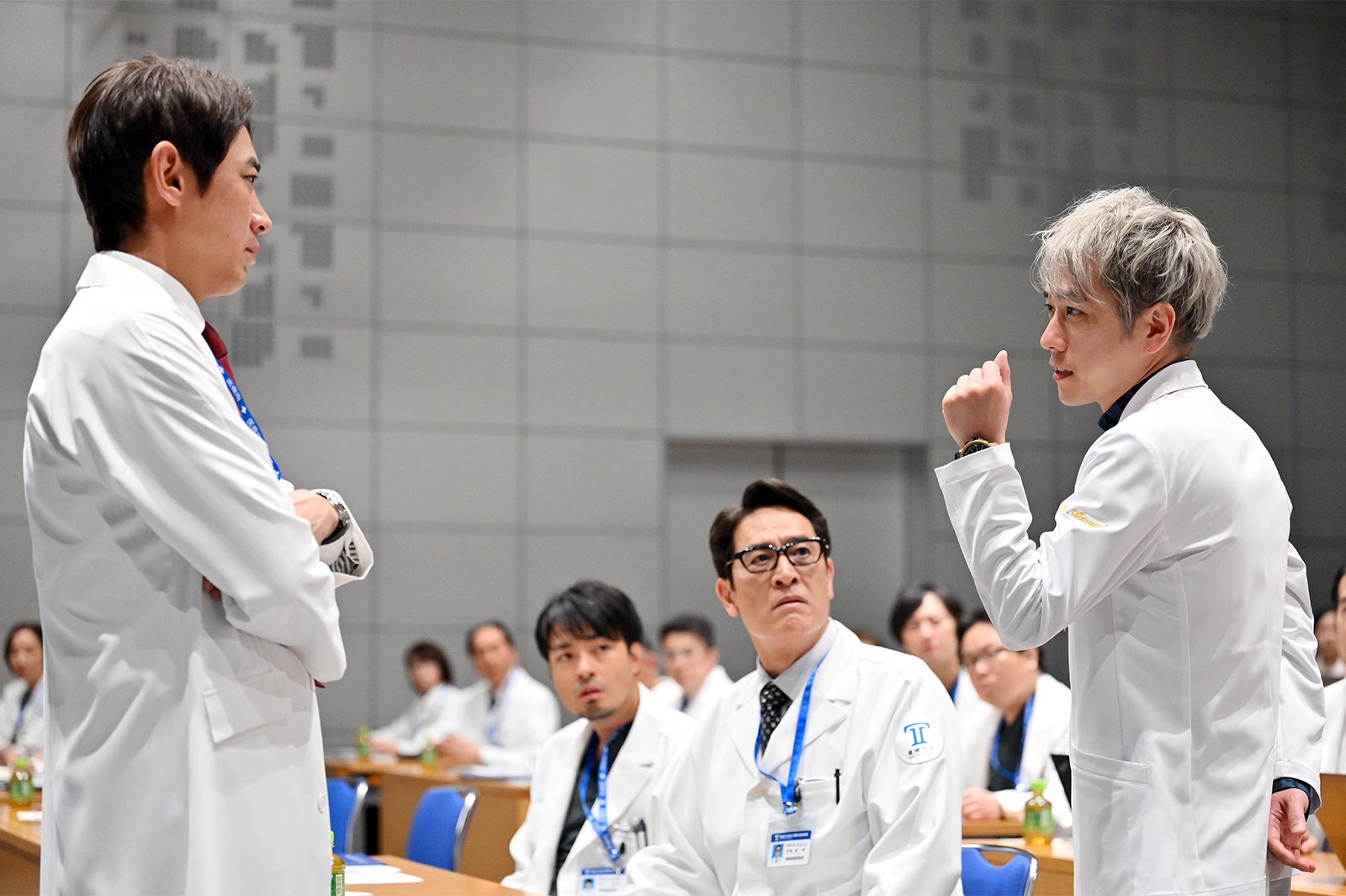 小泉孝太郎、二宮和也「ブラックペアン シーズン２」第2話より（C）TBS