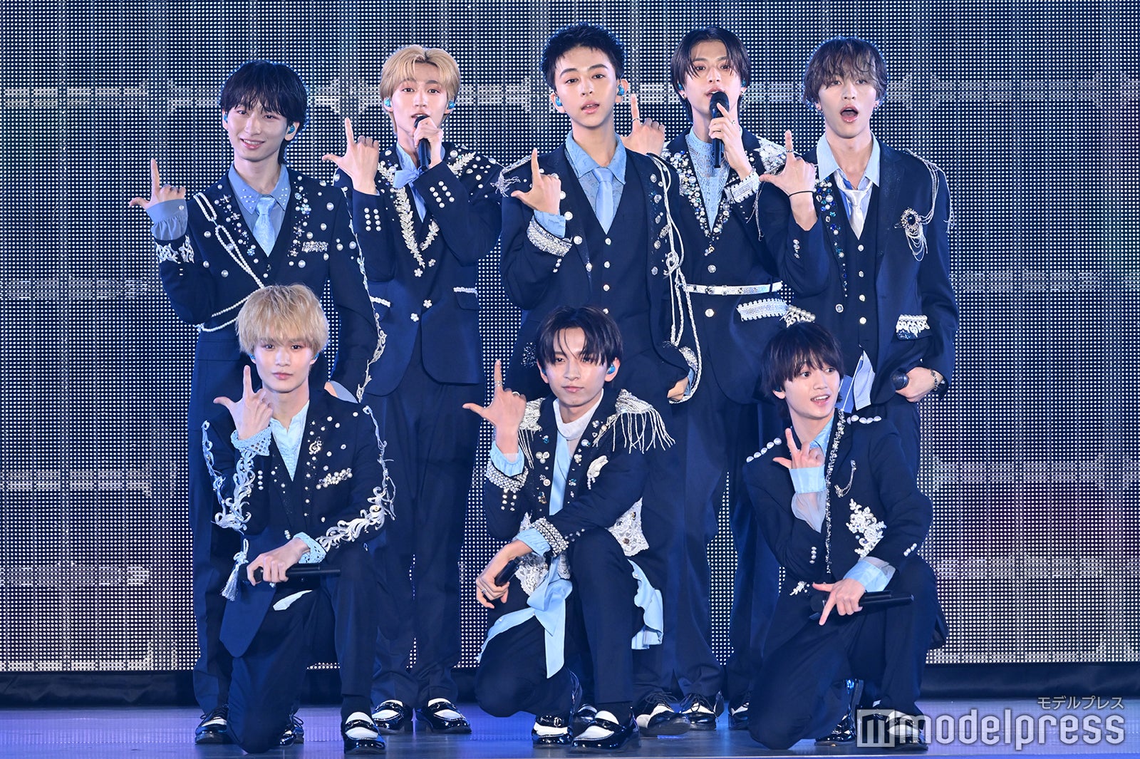 ICEx、オープニングアクトで2曲披露 イメチェンお披露目メンバー