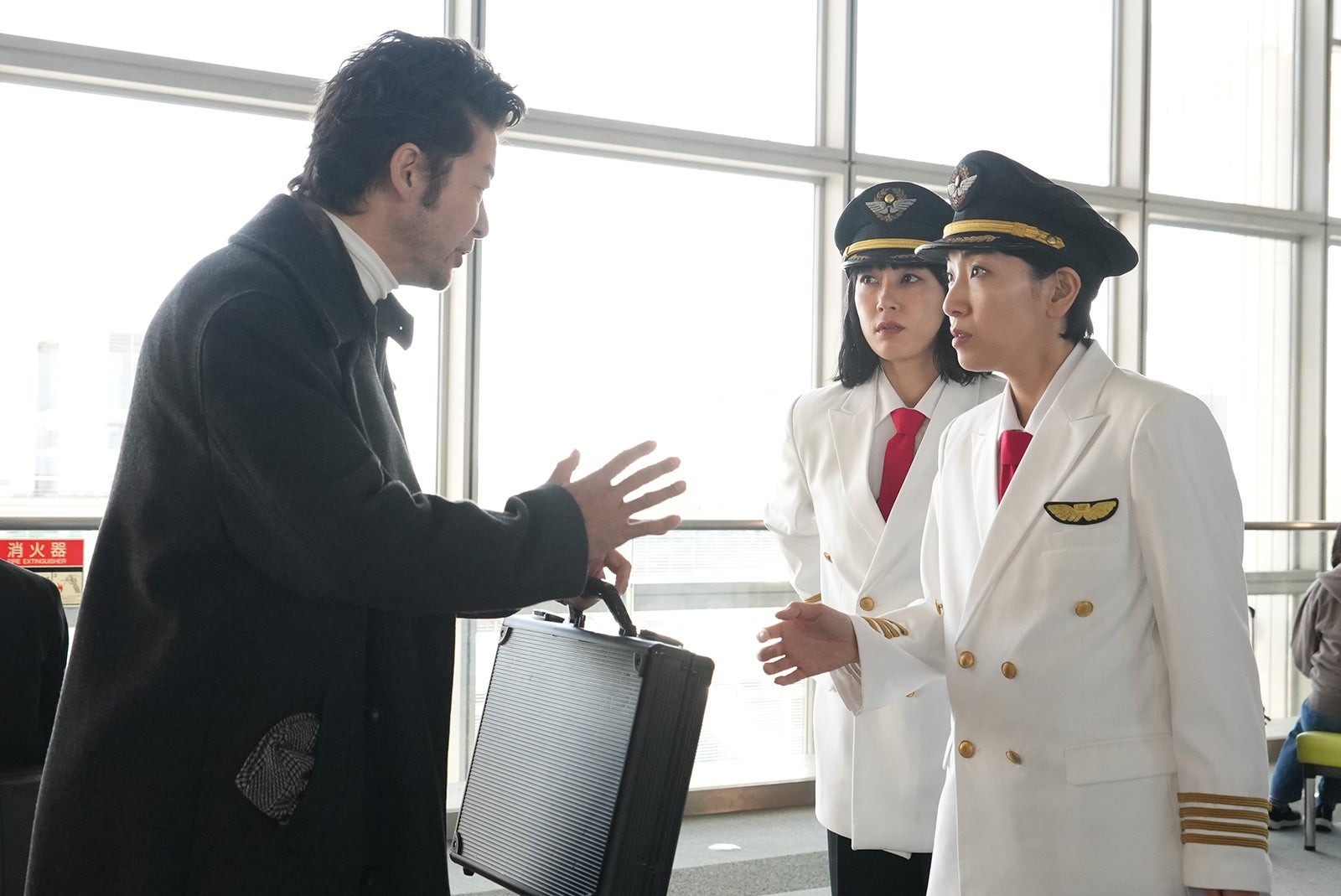 浅野忠信、水川あさみ、安藤サクラ 「ブラッシュアップライフ」最終話（C）日本テレビ