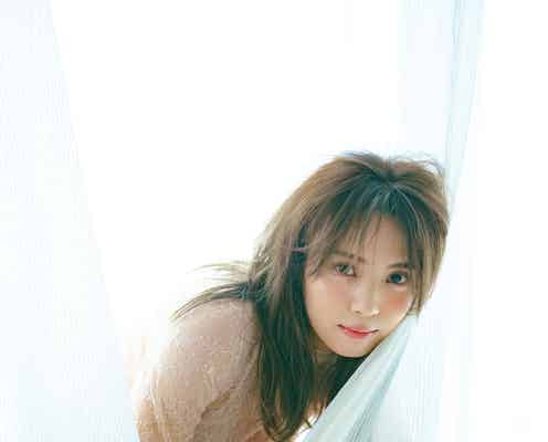 櫻坂46小林由依、レースから下着が透けた“大人カット” 2nd写真集「意外性」裏表紙4種公開