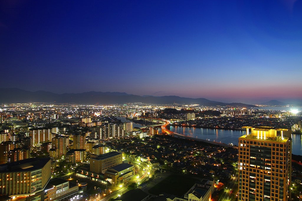 展望室西側の夜景／画像提供：福岡タワー