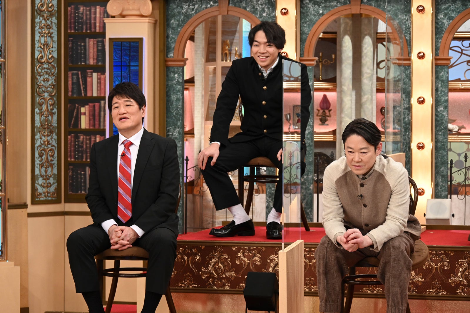 （左から）林修、伊沢拓司、阿部サダヲ （C）テレビ朝日