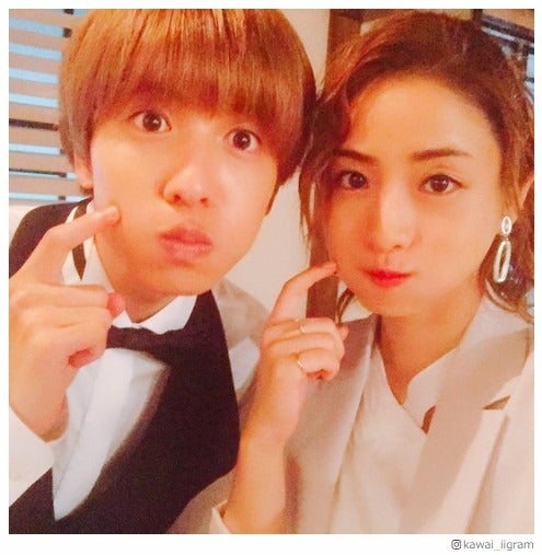 石原さとみ＆志尊淳、キュートポーズの接近2ショットに絶賛の声続出