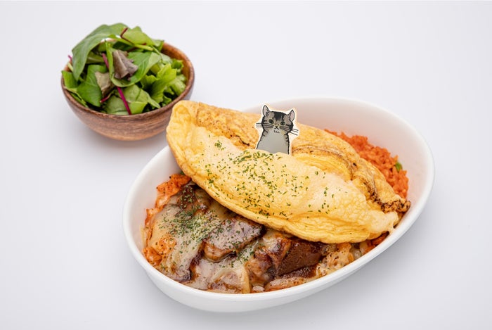 木下ゆうかのしゅわふわビーフシチュースフレオムライス～ラクレットチーズがけ～（だいたい1000kcal）／画像提供：パルコ