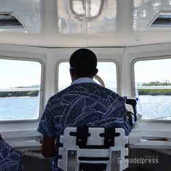 「クラウド 9」+アイランドホッピングを楽しむ日帰りクルージングの船内/フィジー(C)モデルプレス